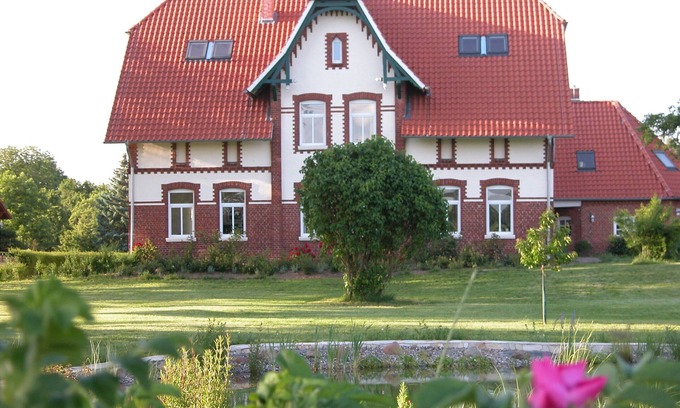 Gulstorf House | Art nouveau house in the Elbwiesen country house