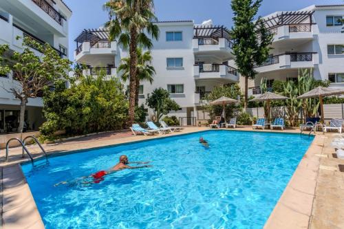 Universal Apartment | Artemis Cynthia Complex