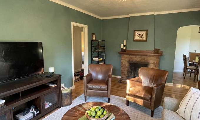 West Eugene House | Artistically Designed Home near Fairgrounds and U of O