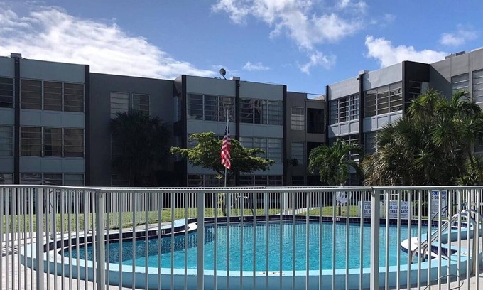 Downtown Fort Lauderdale Apartment | Artrageous on the river By RocketStay