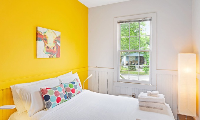 Beach Institute Cottage | Artsy & Pet Friendly in Historic District, Easy Parking by Lucky Savannah