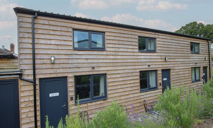 Overton-on-dee Cottage | ASCOT, romantic, character holiday cottage in Ellesmere