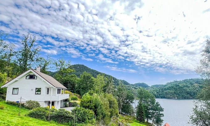 Uggdalseidet House | Askelund by Interhome