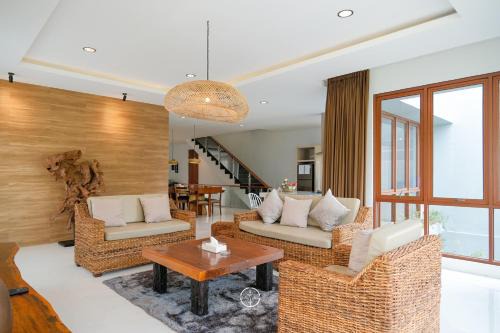 Bandung Villa | Asmaya Hill View Villa 7 bedrooms with a private swimming pool