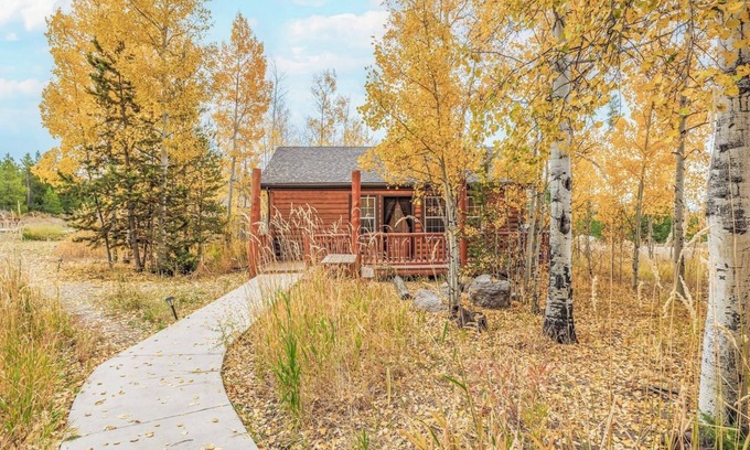 Grand Lake Cabin | Aspen Leaf Lodges is back with 4 newly renovated cabins