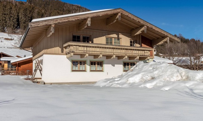 Muhlbach im Pinzgau Apartment | Chalet in Bramberg near Ski Slopes