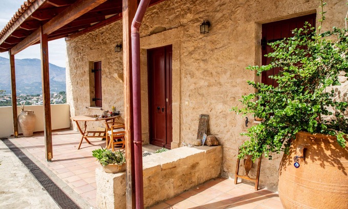Petrokefalo House | At the foot of Psiloritis Mountain gazing at the Cretan sea