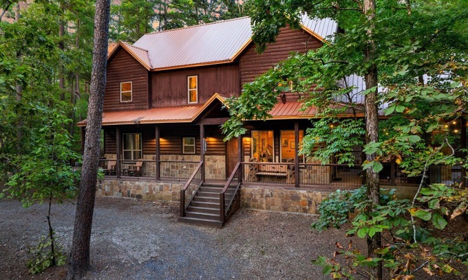 Broken Bow Cabin | ATL Cabin in the woods, Play Pool, Outdoor Play-Set