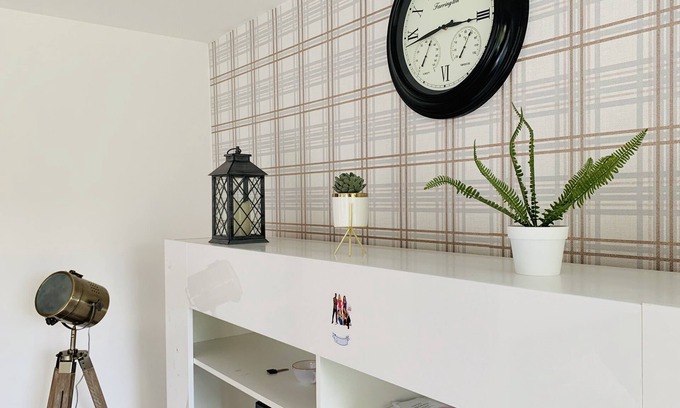 Thames House | Atom Large 4/5 Bed House, Balcony, Sleeps 13, Free Parking, East London