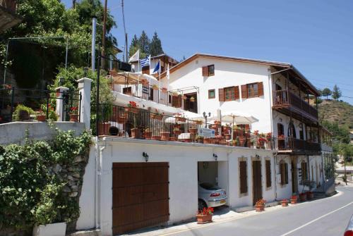 Kalopanayiotis Apartment | ATRATSA Mountain Suites