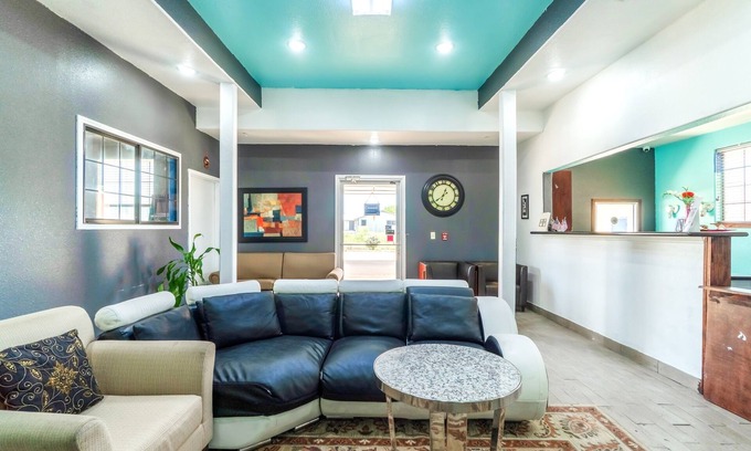 Pleasanton Hotel | Atria Extended Stays By OYO, Jourdanton, TX