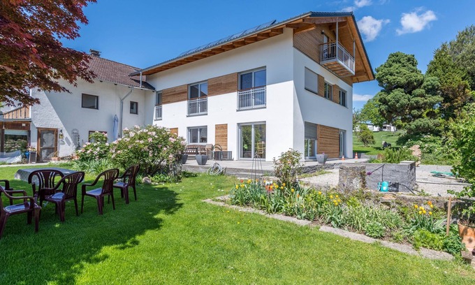 Taching a.See Apartment | Attic Double Room "Rudi" with Lake View, Mountain View, Balcony & Garden