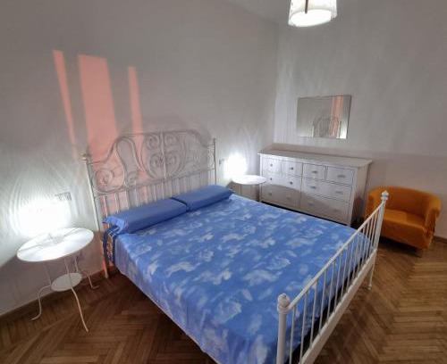 Old Town Bed & Breakfast | Attico nel Cuore di Modena