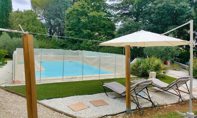 Ledenon Bed & Breakfast | Au Mazet du Parc