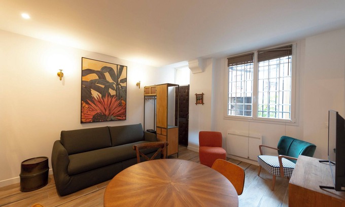 7th Arrondissement Apartment | Au pied de la Tour, 1BR/1BA, 4 people