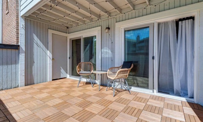 Aurora Condo | Aurora’s New Cozy Corner Condo!