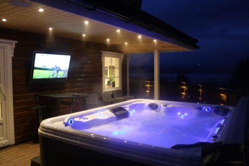 Selbjorn Villa | Austevoll Palace