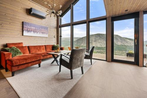 Valle House | Authentic Cabin Life With Løefjell View