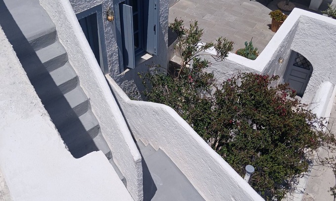 Pyrgos House | Authentic Castle House in Santorini(sleeps 5)