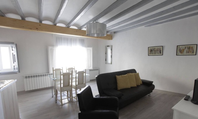 Belmonte de Gracian Cottage | Authentic house with more than 200 years with all the comforts of the 21st century.