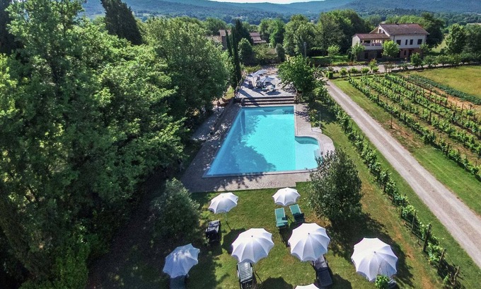 Bucine House | Authentic farmhouse with pool