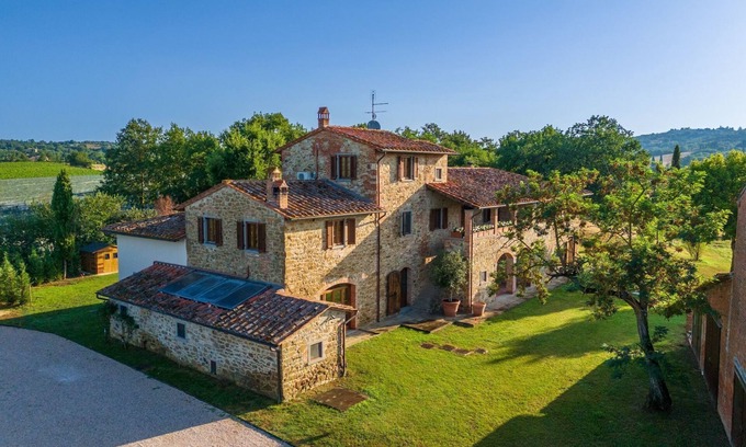 Lucignano Villa | Authentic Tuscan Villa near Arezzo