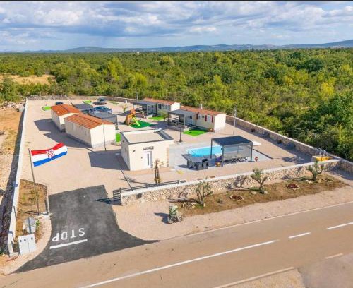 Bristane Resort | Auto-kamp Dvije suze 1