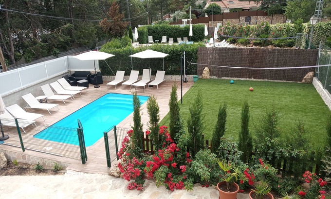 Robledo de Chavela Ski Chalet | Avalon House 103