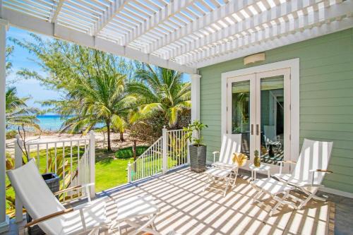 West Bay House | Avocado Cottage by Grand Cayman Villas & Condos