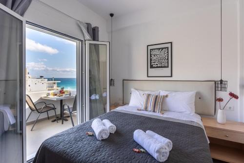 Minoa Pediada Apartment | Avra 3 modern apt by the sea