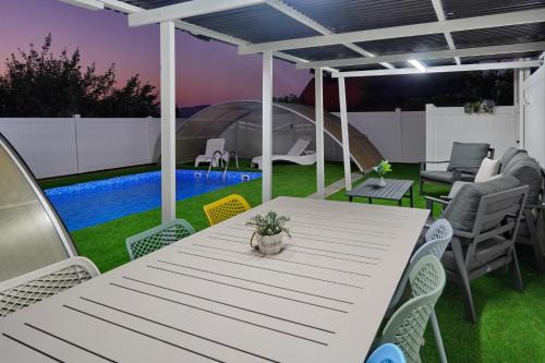 Manot Cabin | Avraham - בקתות מעל הואדי