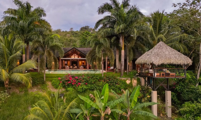 Mal Pais Cabin | Award Winning Villa Brisas Del Cabo - Close to beaches & Family Friendly