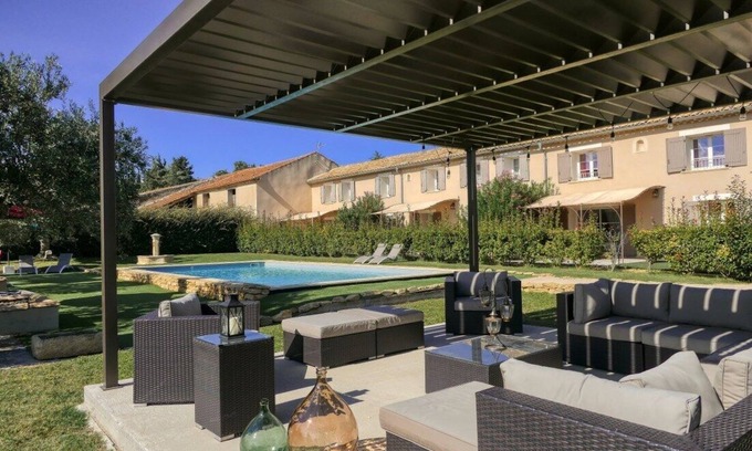 Piolenc Other | Away from the hustle and bustle, set down your suitcases in this Mas reserved for Tourisme de Charme!