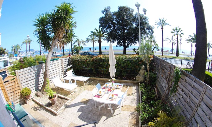 Nice City Centre Apartment | Awesome Apartament in Promenade - Nice sea view and private garden