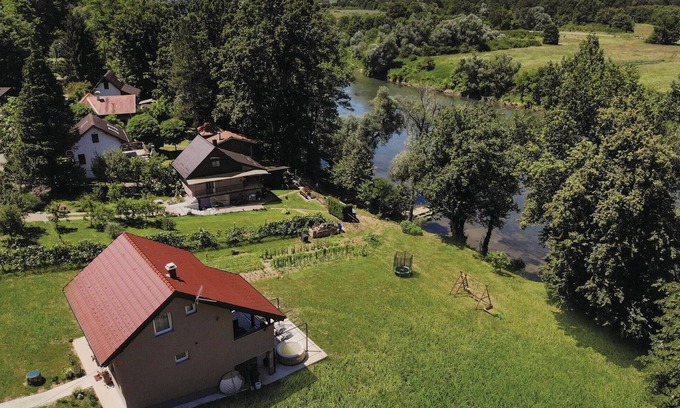 Glina House | Awesome home in Pokupska Slatina