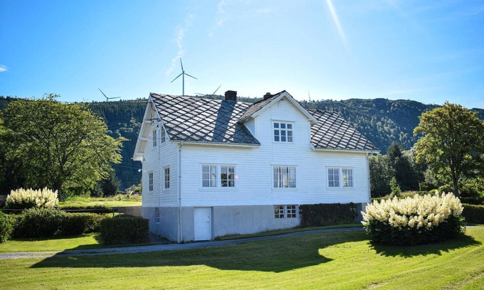 Fitjar House | Awesome home in Fitjar with WiFi