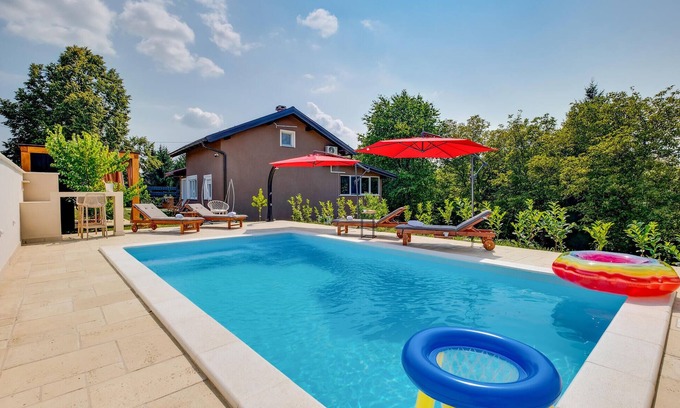 Preseka House | Awesome home in Gornji Vinkovec
