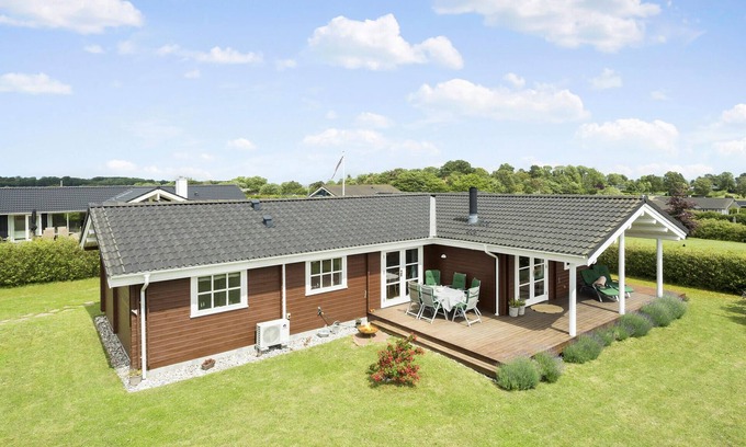 Østerskov House | Awesome home in Humble with sauna