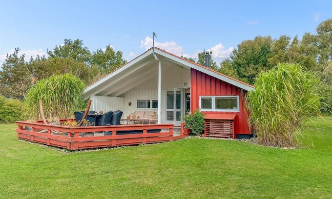 Ristinge House | Awesome home in Humble with WiFi