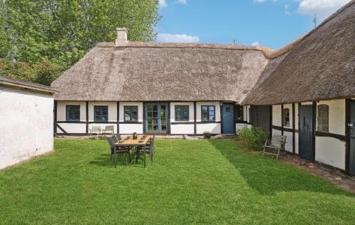 Østerskov House | Awesome Home In Humble With Wifi