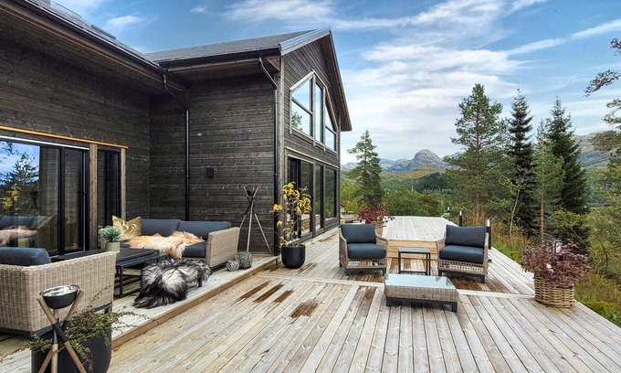 Kvam House | Awesome home in Norheimsund with sauna