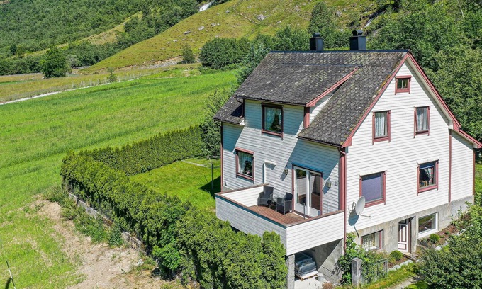 Jostedal House | Awesome home in Oldedalen