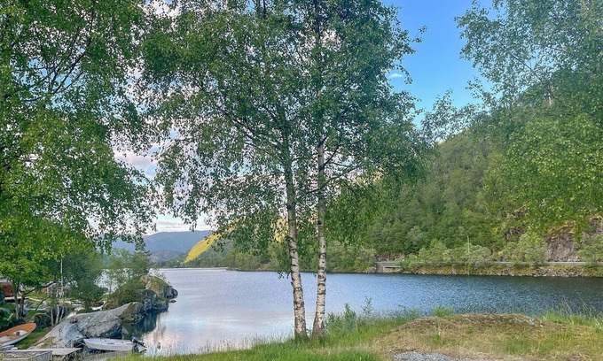 Sævareid House | Awesome home in Sævareid with lake view