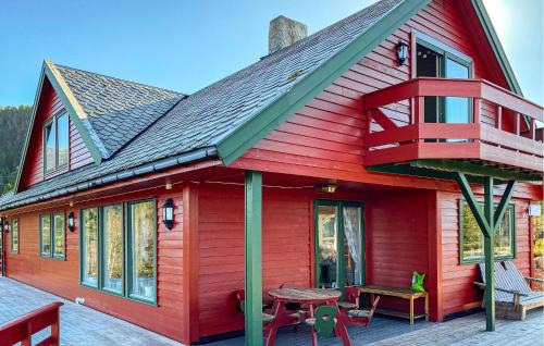 Stavang House | Awesome Home In Stavang With Kitchen