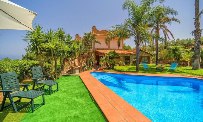 Trabia House | Awesome home in Trabia with WiFi