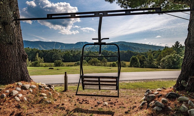 Sunday River Area Cabin | Awesome Views! 3 minute drive to the Sunday River liftsnSleeps 8