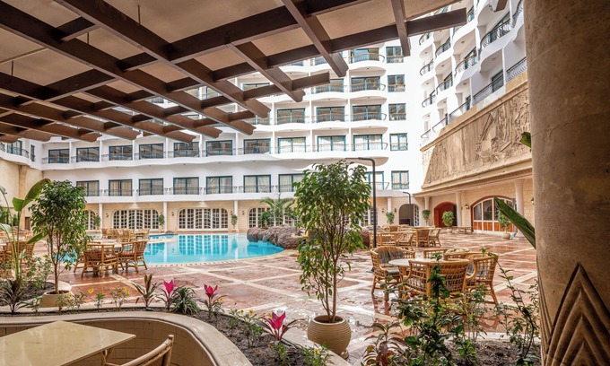 Al-'Umraniyah Hotel | Azal Pyramids Hotel