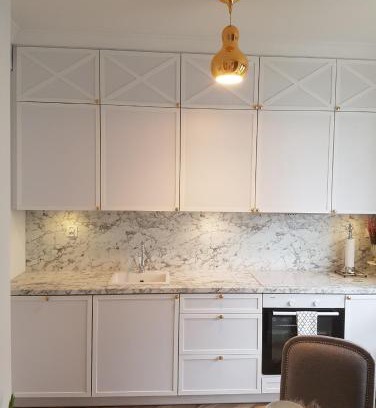 Torun Apartment | Błękitny apartament z ogródkiem i parkingiem