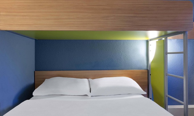 Erlangen Hotel | B&B HOTEL Erlangen-Tennenlohe