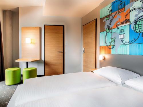 Stuttgart Hotel | B&B Hotel Stuttgart-Neckarhafen